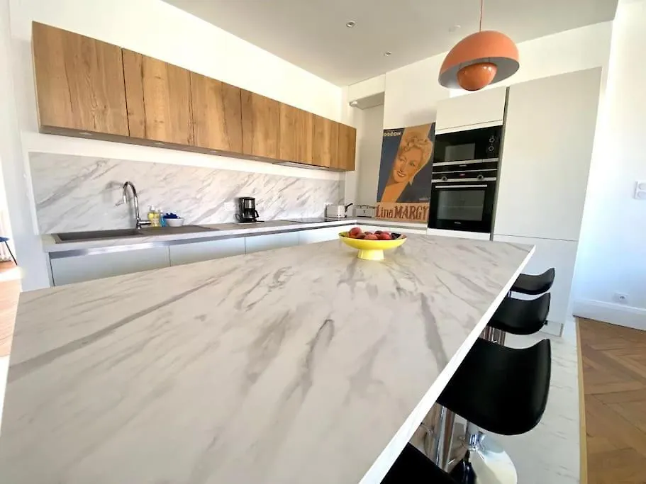 Superbe Appartement Hyper Centre 4 Personnes Valence  Lägenhet